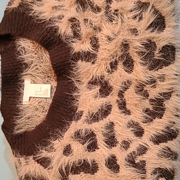 H&M Leapord Print Faux Fur Fuzzy Sweater Size Medium - Picture 12 of 12